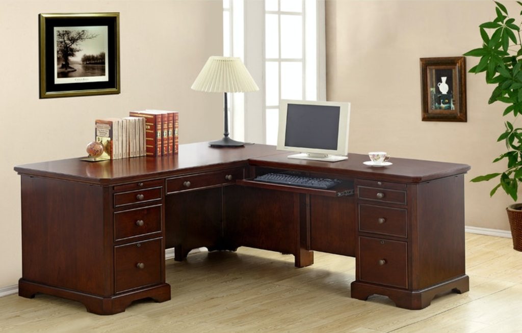 How to Create an Organized and Inspiring Work Environment at Home